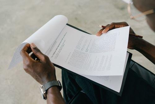 Reviewer paging through an evaluation report